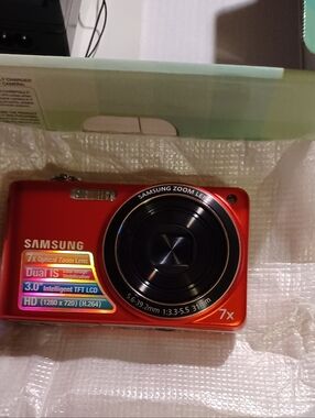 New Samsung PL200 Camera. Red